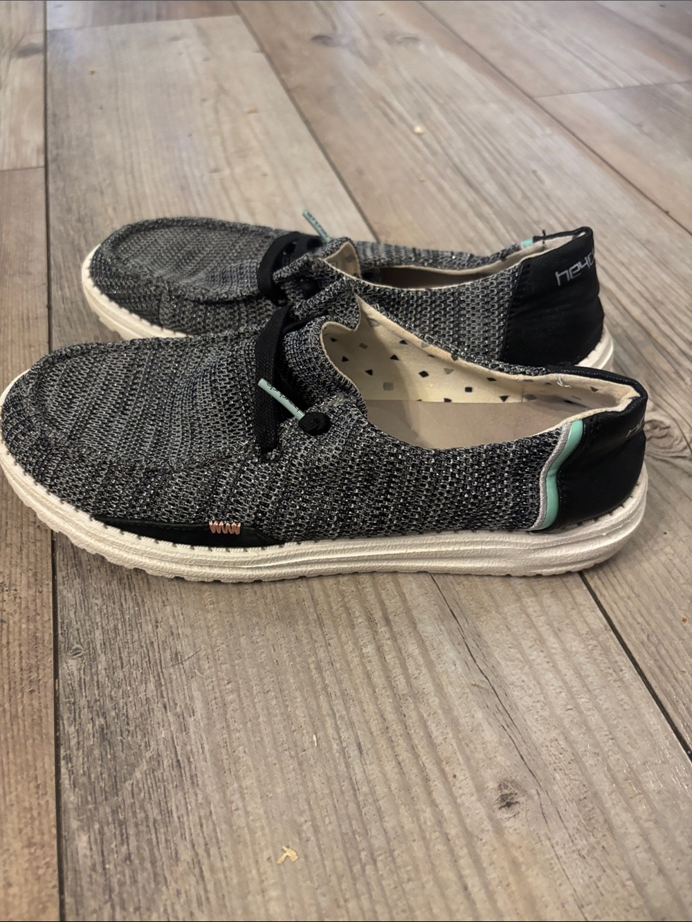 Hey Dude Wendy Knit Sneakers in Navy with Mint Accents Womens Size 9